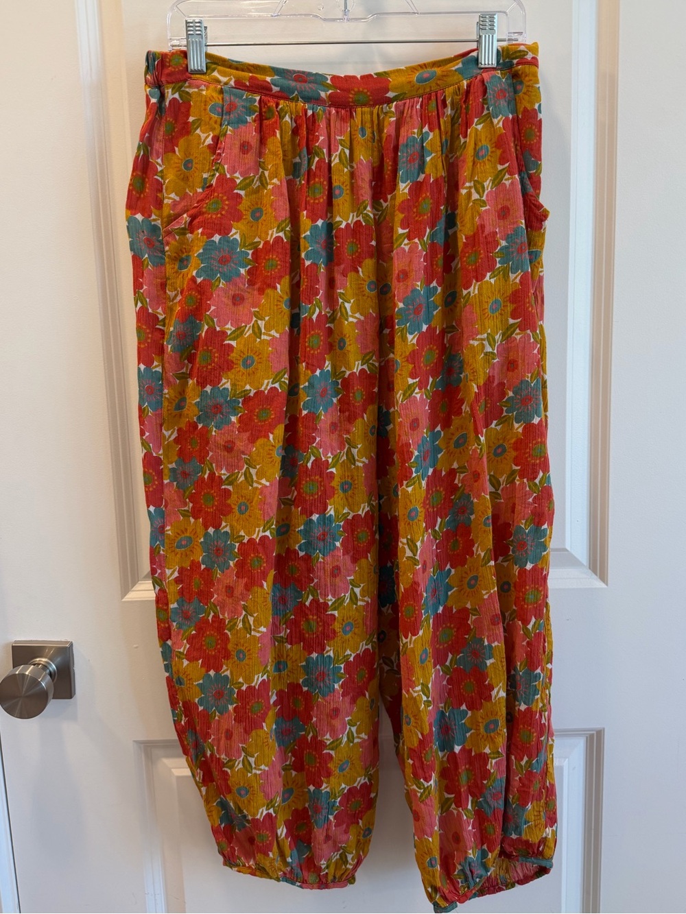 Gudrun Sjoden Women’s Haram Pants Floral
Size Medium